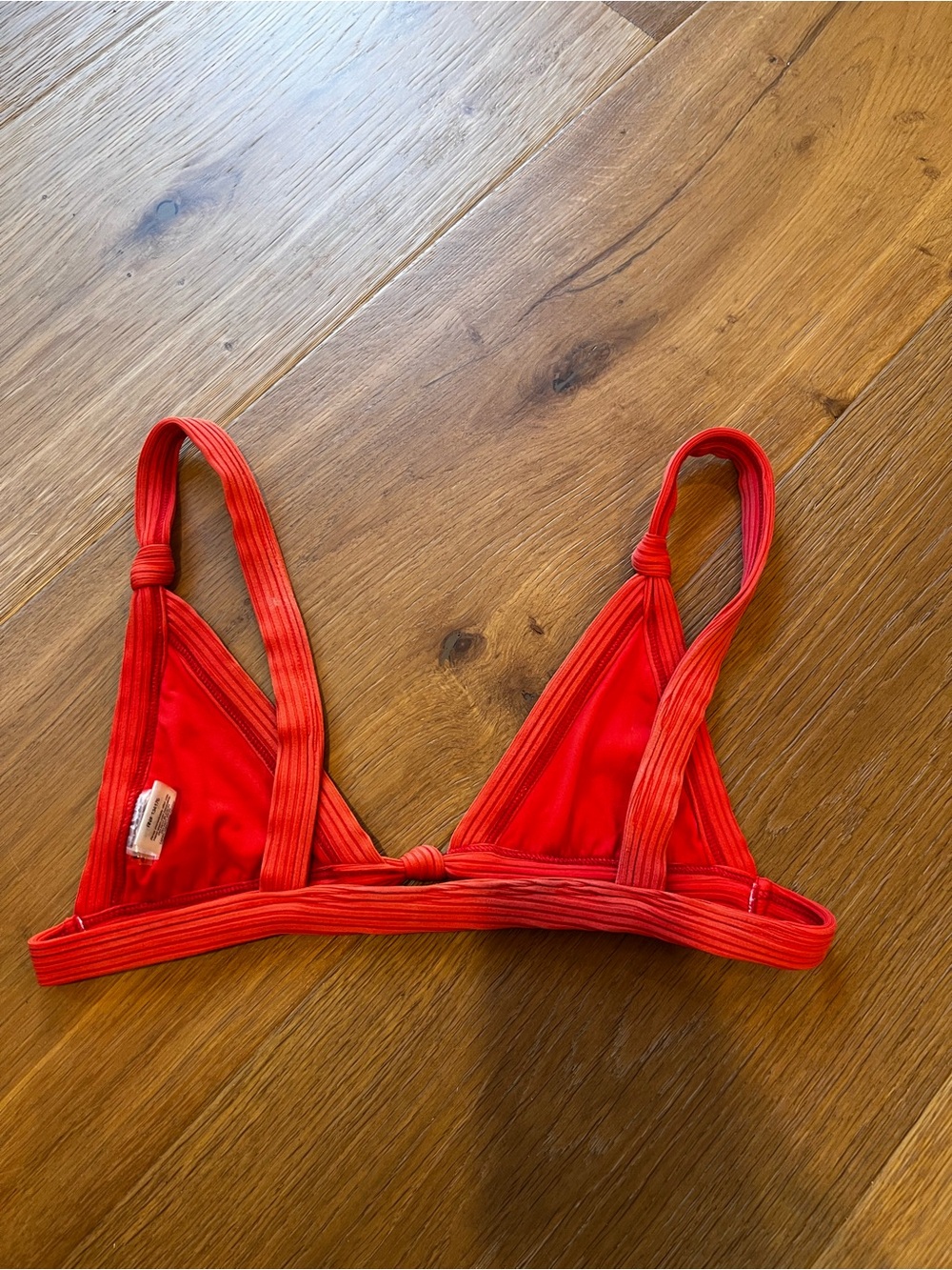 Minimale Animale Ribbed Triangle Top - Picture 2 of 6